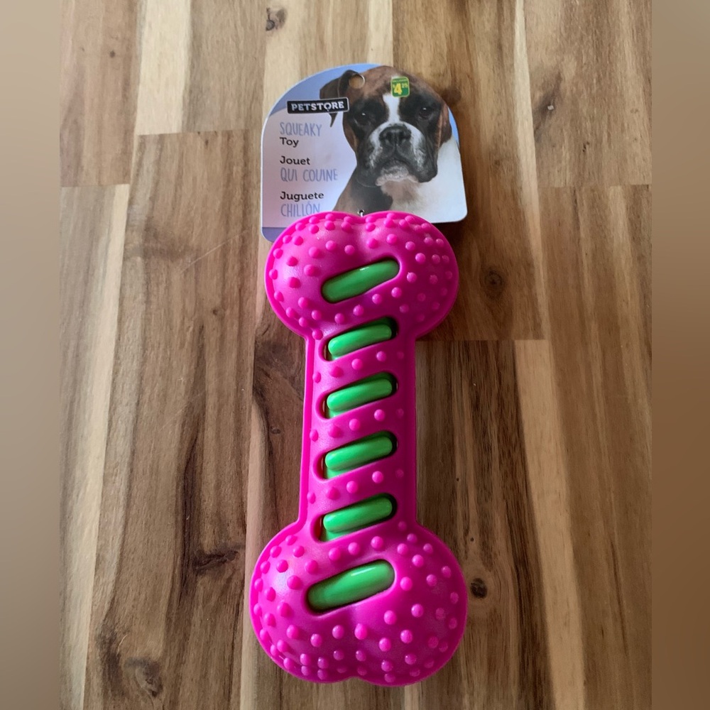 3/$15❤️ Squeaky rubber pet toy New with tags length 7.5”
